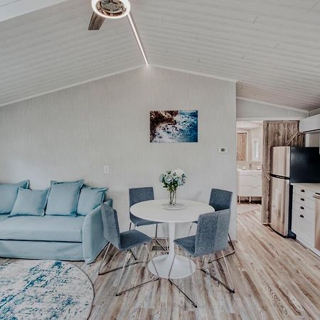 Modern & Cozy Stand-Alone Apartment - Perfect Stay Painted Post Kültér fotó
