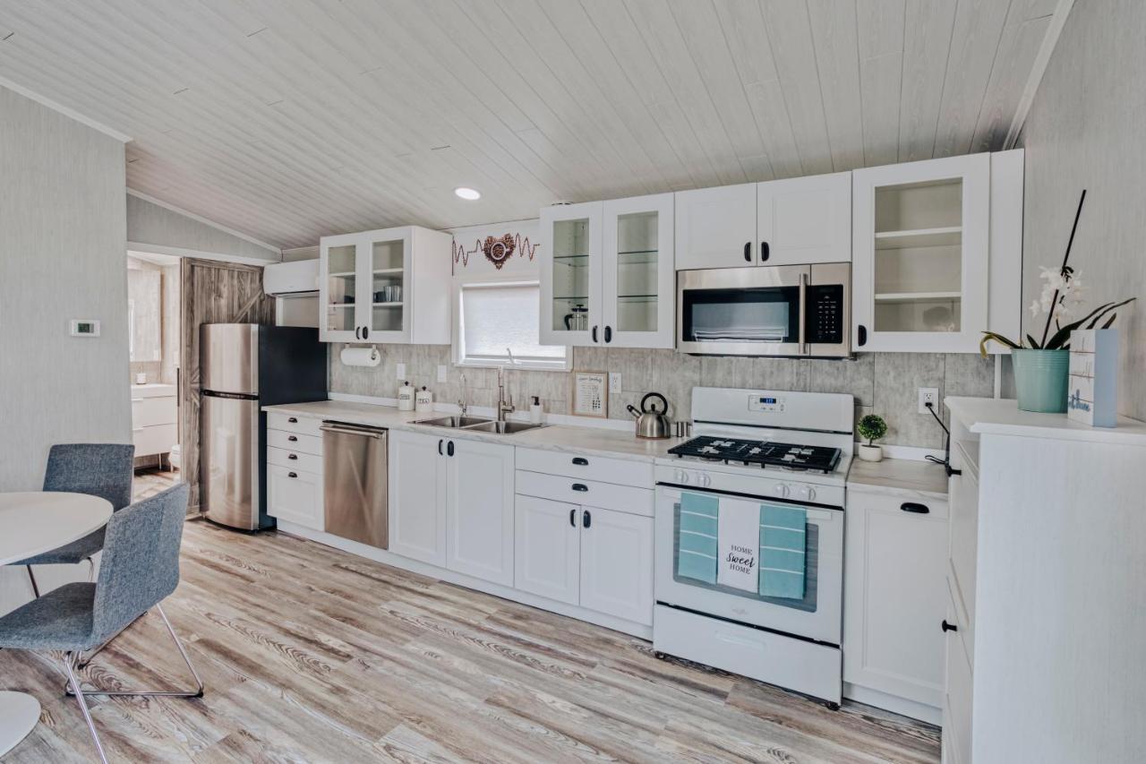 Modern & Cozy Stand-Alone Apartment - Perfect Stay Painted Post Kültér fotó