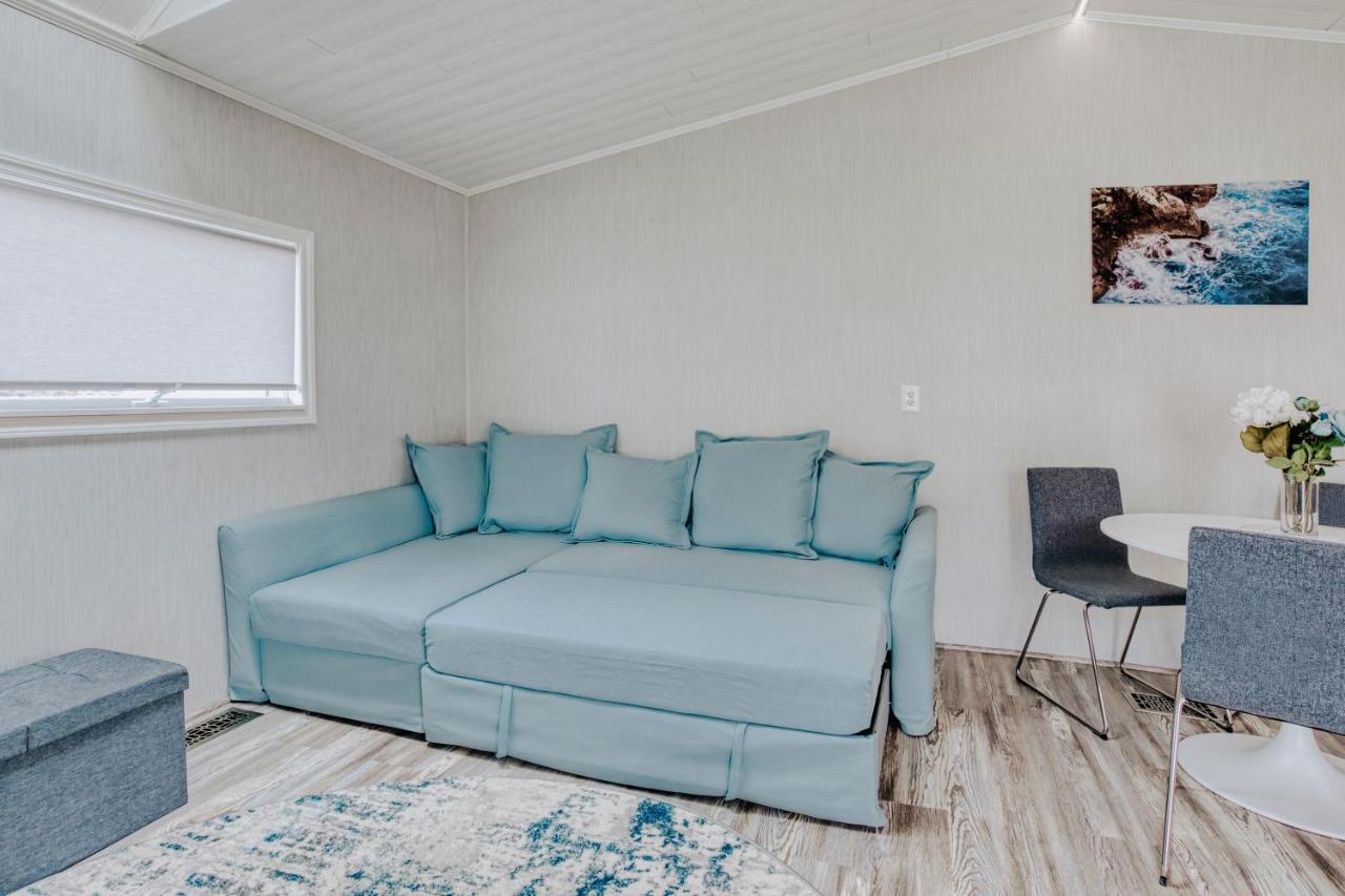 Modern & Cozy Stand-Alone Apartment - Perfect Stay Painted Post Kültér fotó