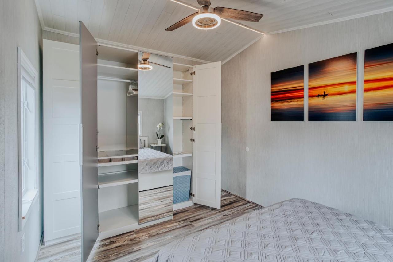 Modern & Cozy Stand-Alone Apartment - Perfect Stay Painted Post Kültér fotó